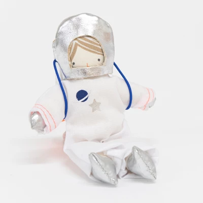 Meri-Meri Meri Meri Astronaut Mini Suitcase Doll (Pack Of 1) 4 Meri-Meri Meri Meri Astronaut Mini Suitcase Doll (Pack Of 1) - Image 2