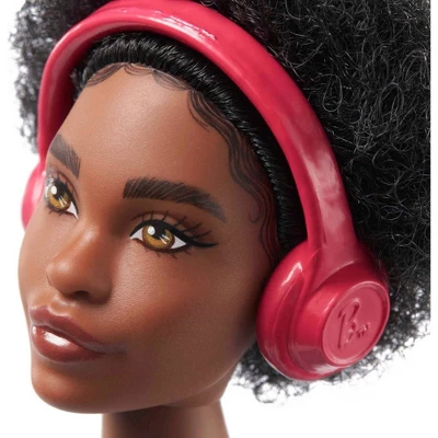 Barbie "Brooklyn" Roberts - Lyla + Pet 6 Barbie "Brooklyn" Roberts - Lyla + Pet - Image 4