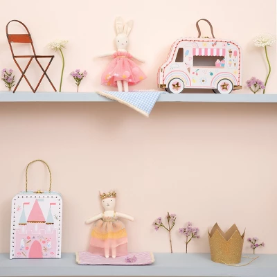 Meri-Meri Meri Meri Ice Cream Van Bunny Mini Suitcase Doll (Pack Of 1) 8 Meri-Meri Meri Meri Ice Cream Van Bunny Mini Suitcase Doll (Pack Of 1) - Image 6