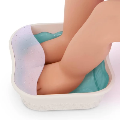 Our Generation Serafina Posable 18" Spa Doll & Storybook Set 4 Our Generation Serafina Posable 18" Spa Doll & Storybook Set - Image 2